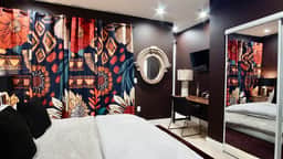 Merlot Chambers | Case Collective | NoHo - Image 3