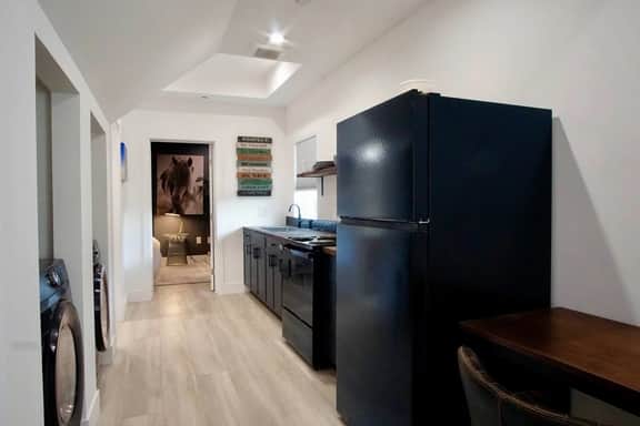 Maison Atelier | Centrally Located | Designer 1bd - Image 3