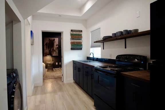 Maison Atelier | Centrally Located | Designer 1bd - Image 4