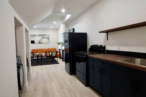 NoHo Urban Retreat | Centrally Located - Image 4