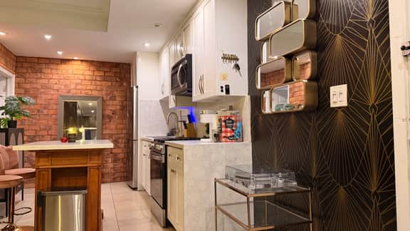 Le Velours Déco – Art Deco Retreat in East Village - Image 3